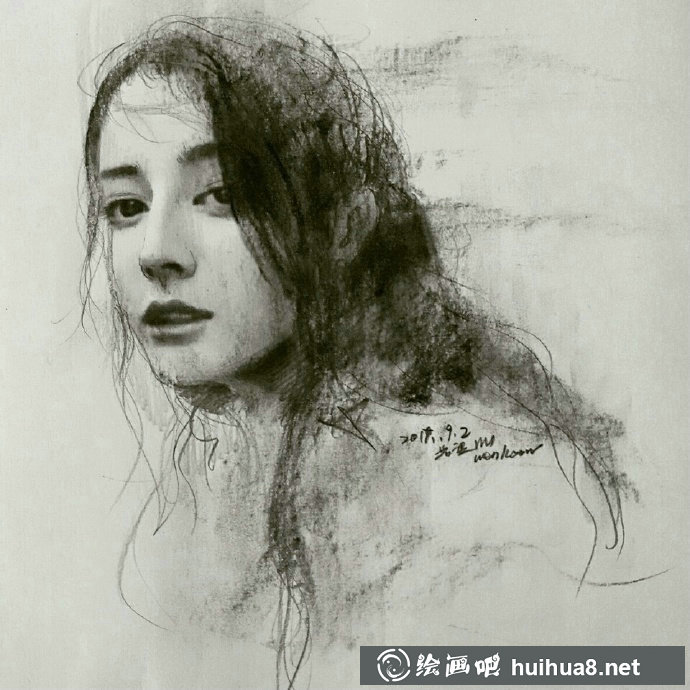 迪麗熱巴45度角側(cè)面素描畫像