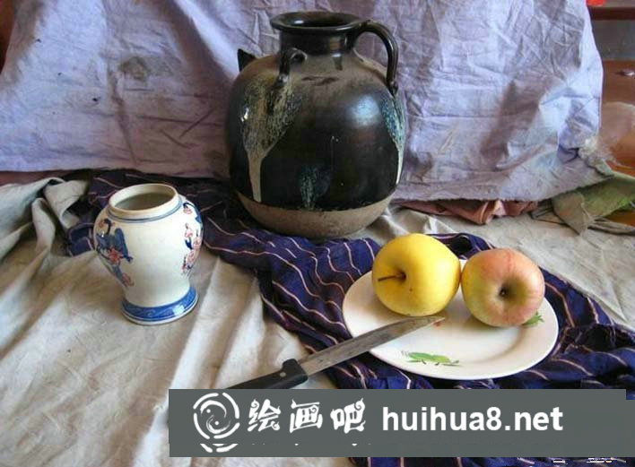 簡單靜物水粉畫步驟圖：罐子,盤子,蘋果,水果刀靜物組合水粉畫法