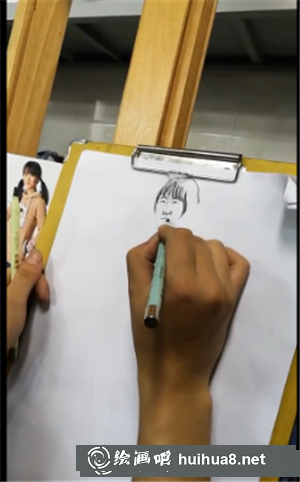 速寫(xiě)女青年站姿