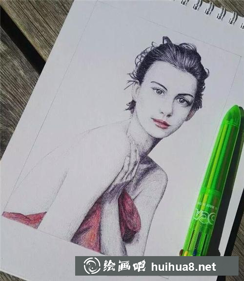 用圓珠筆畫安妮·海瑟薇