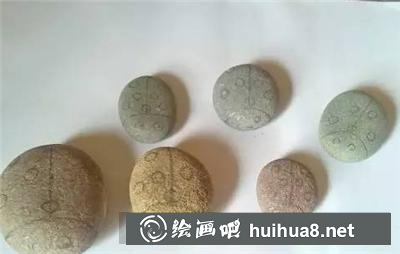 石頭上畫瓢蟲