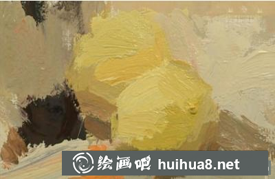 金屬器皿和水果