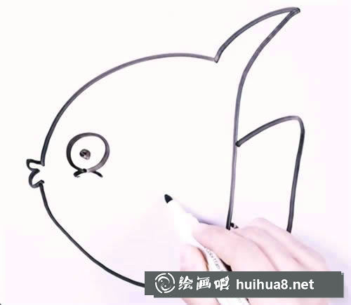 簡(jiǎn)筆畫(huà)熱帶魚(yú)的畫(huà)法 熱帶魚(yú)簡(jiǎn)筆畫(huà)步驟圖片