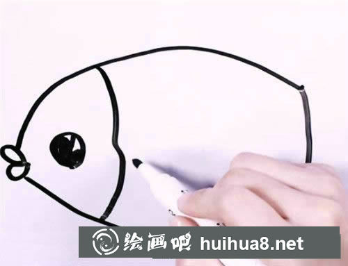如何畫一條花斑魚 花斑魚的簡(jiǎn)筆畫圖解步驟